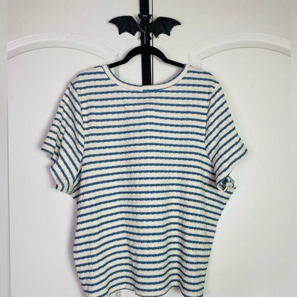 Torrid Vintage Inspired Striped Short Sleeve Top, Textured, Stretchy NWT 4X - Picture 6 of 14